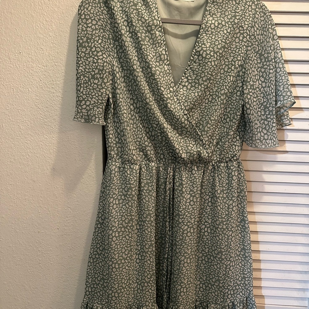Elegant Green Patterned Dress